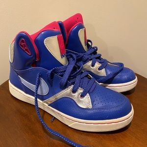 Nike Womens Court Tranxition Basketball Shoes #555275-400 Size 8.5 Blue Pink
